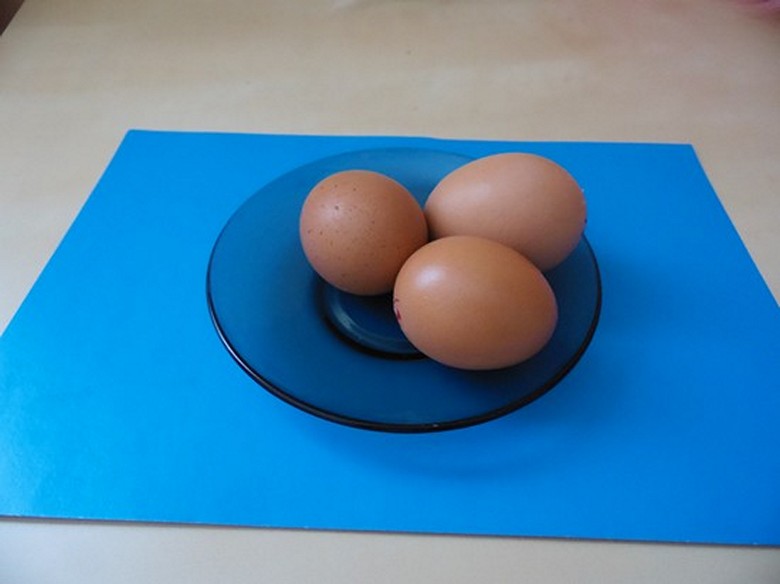 Как разукрасить яйца на Пасху фото-02