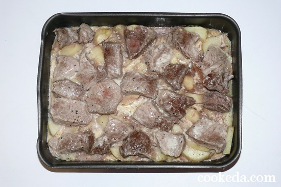 Свинина с картофелем в духовке фото-09