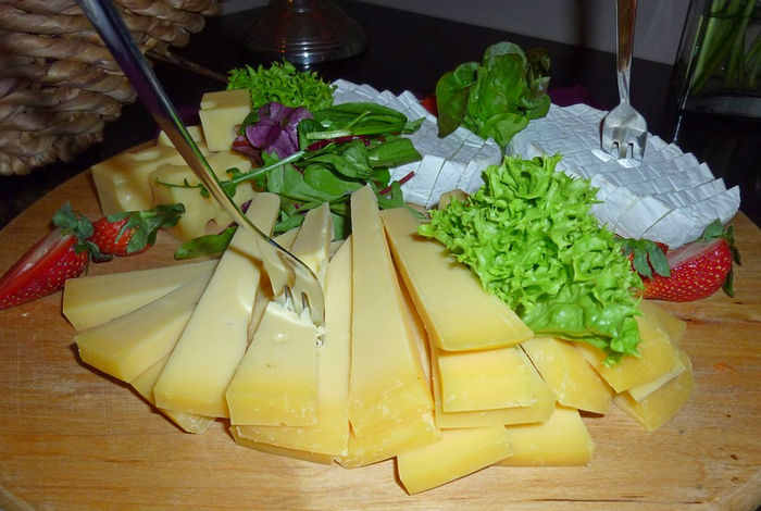 Сыр На Тарелке Фото