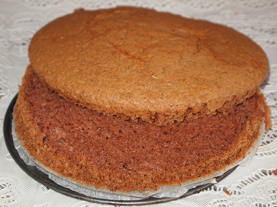 Бисквитный торт с вишней - коржи