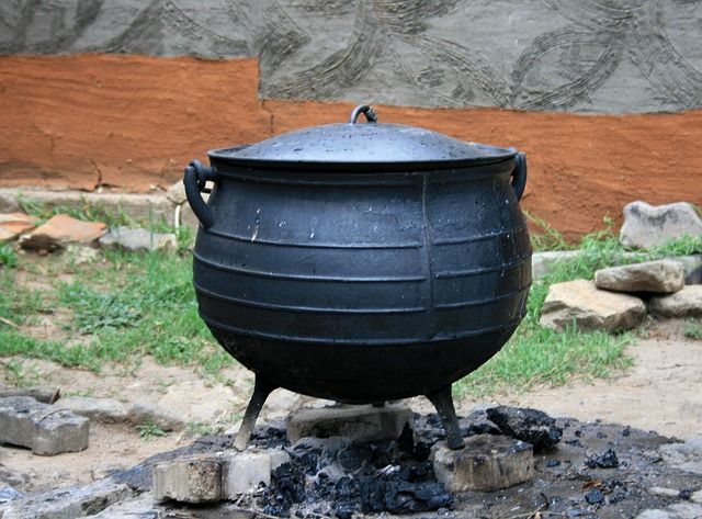 cooking-pot-165097_640