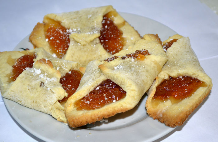 Печенье из слоеного теста с пармезаном – Классический рецепт с фото для приготовления дома