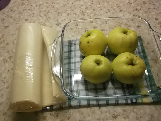 Яблочный пирог из слоеного теста в духовке - ингредиенты