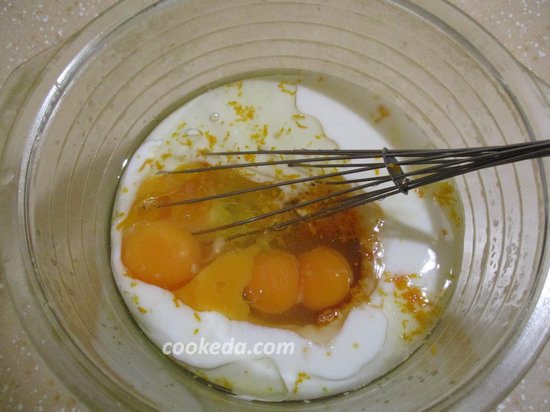 Апельсиновый кекс на йогурте с клюквой-04