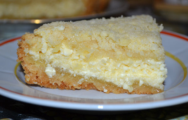 Творожный десерт — пирог с персиками