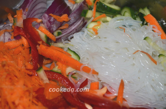 овощной салат с фунчозой-05
