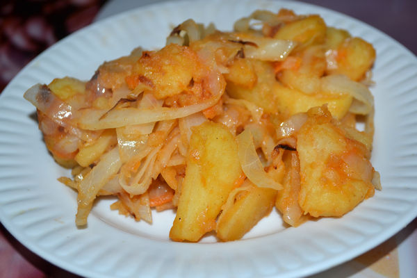 Солянка с капустой и картошкой - рецепт с фото