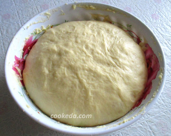 Сдобный пирог с тыквой на кефире в духовке