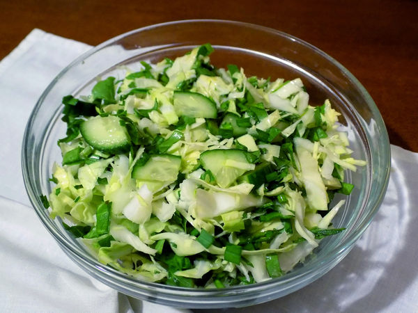 Салат со свежим щавелем - пошаговый рецепт