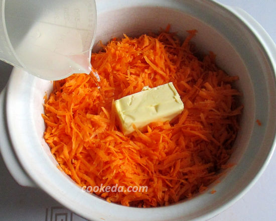 Добавьте к моркови маргарин