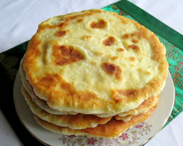 лепешки с сыром и картошкой на сковороде - рецепт с фото